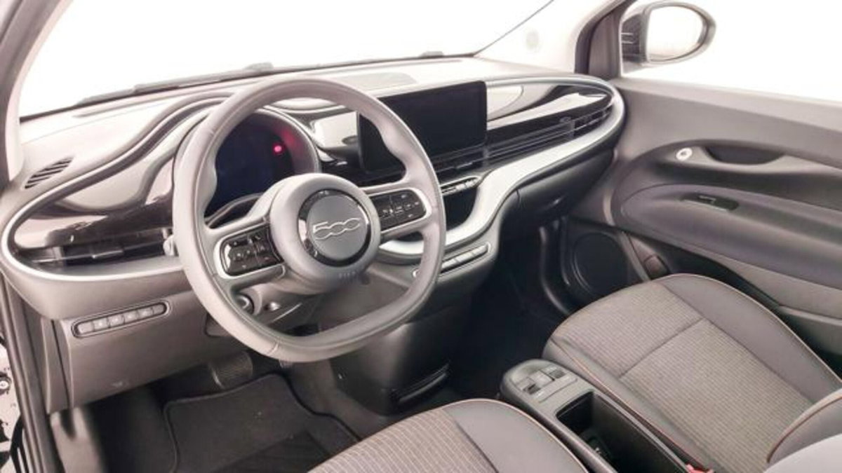 Fiat 500e Icon 3+1 42 kWh (10)