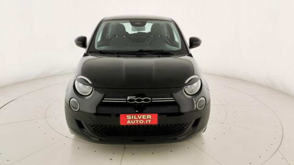 Fiat 500e Icon 3+1 42 kWh (2)