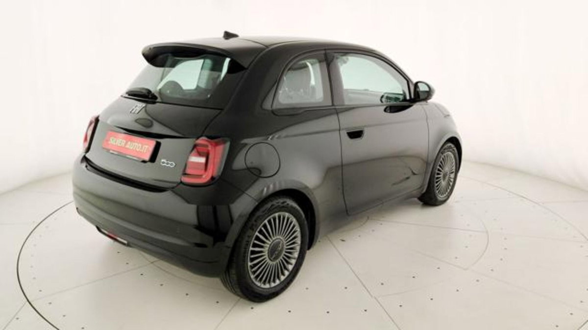Fiat 500e Icon 3+1 42 kWh (4)