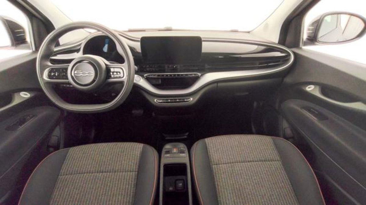 Fiat 500e Icon 3+1 42 kWh (8)