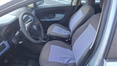 Fiat Grande Punto 1.3 MJT 75 CV 5 porte Active (9)