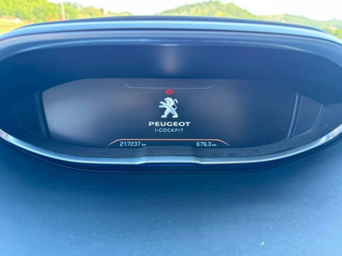 Peugeot 3008 BlueHDi 180 S&S EAT6 GT (10)