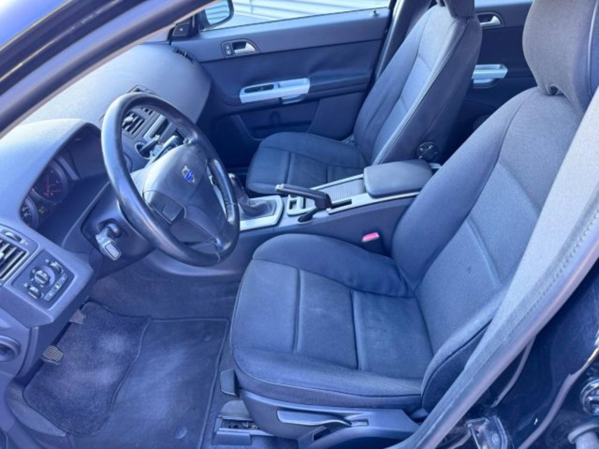 Volvo V50 2.0 D cat aut. R-Design (16)