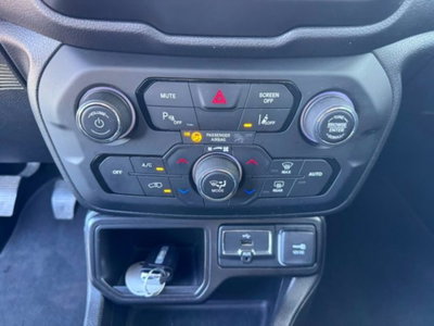 Jeep Renegade 1.6 Mjt 130 CV Limited (12)