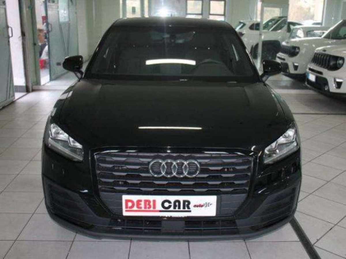 Audi Q2 35 2.0 tdi Identity Black s-tronic (2)