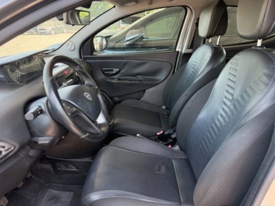Lancia Ypsilon 1.2 69 CV 5 porte Gold (10)