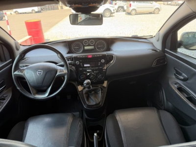 Lancia Ypsilon 1.2 69 CV 5 porte Gold (14)