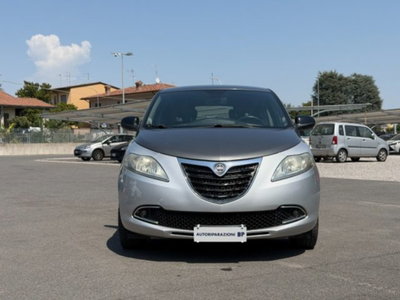 Lancia Ypsilon 1.2 69 CV 5 porte Gold (2)