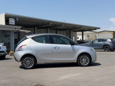Lancia Ypsilon 1.2 69 CV 5 porte Gold (7)