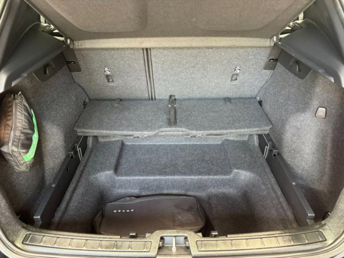 Volvo XC40 T2 automatico Core (13)