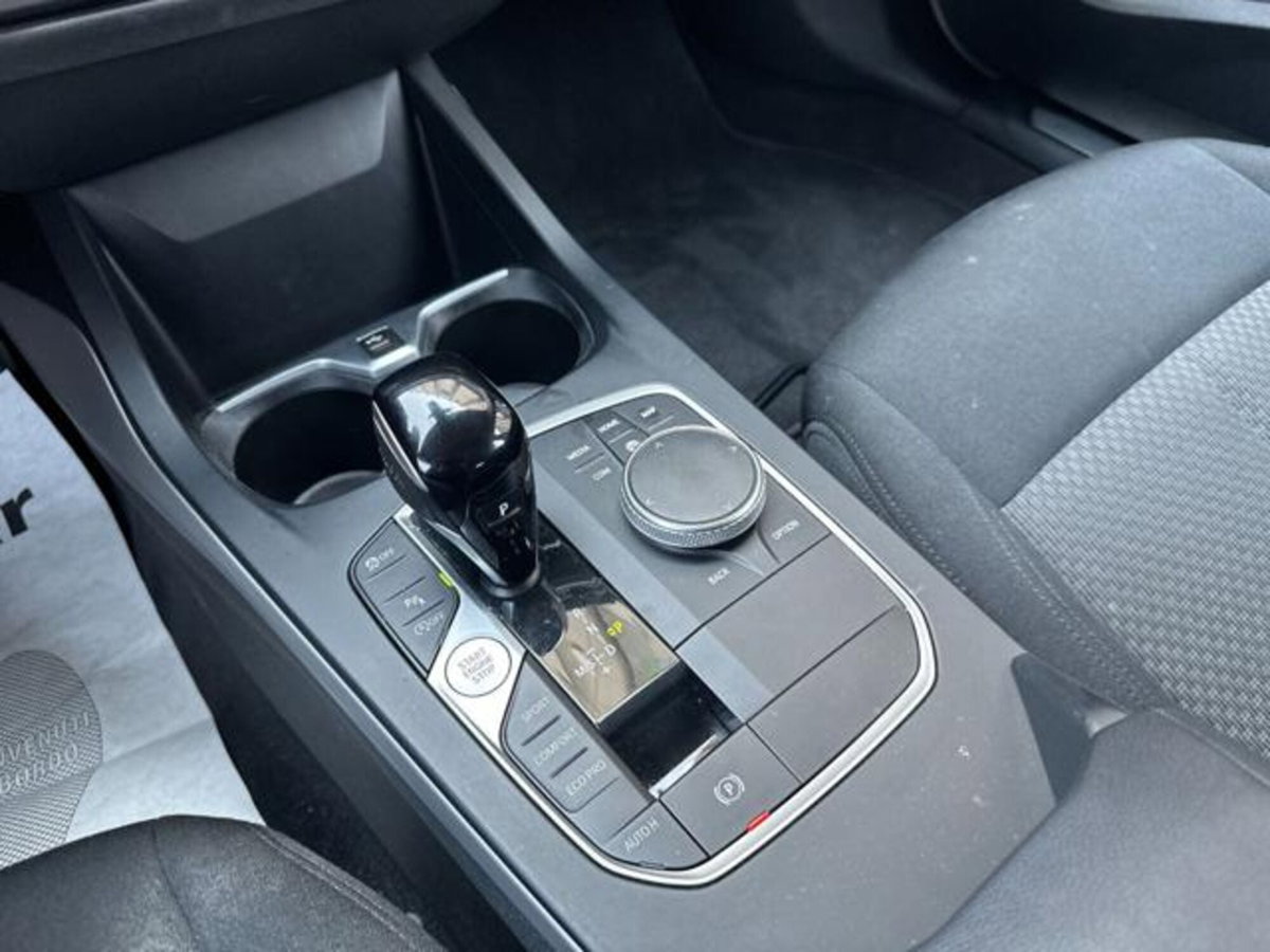 BMW Serie 1 116d 2.0 116CV cat 5 porte Attiva DPF (11)