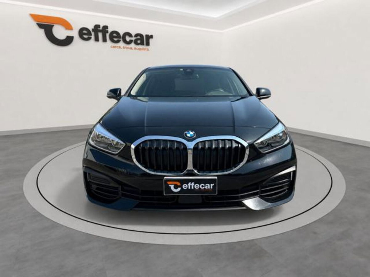 BMW Serie 1 116d 2.0 116CV cat 5 porte Attiva DPF (2)