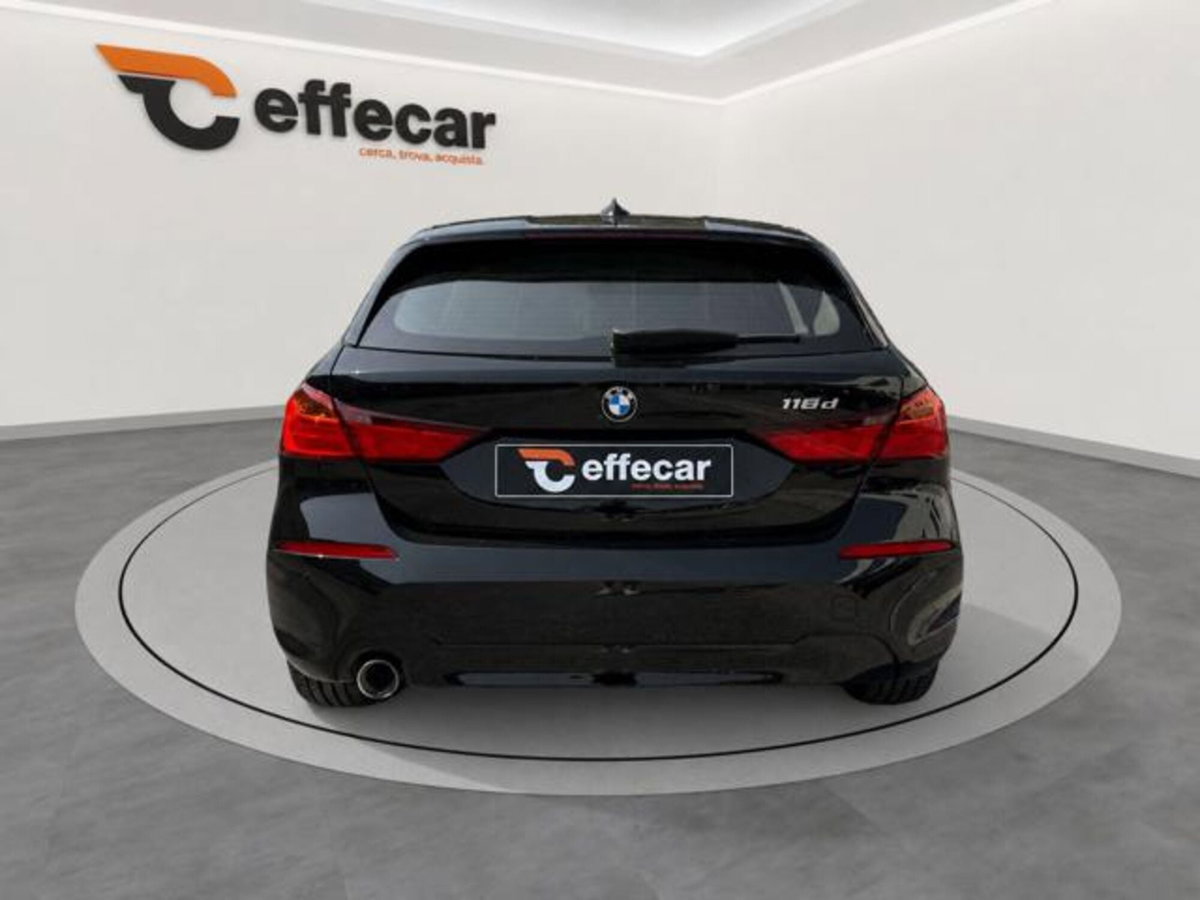 BMW Serie 1 116d 2.0 116CV cat 5 porte Attiva DPF (5)