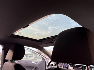 Volkswagen Taigo 1.0 TSI 110 CV R-Line (10)