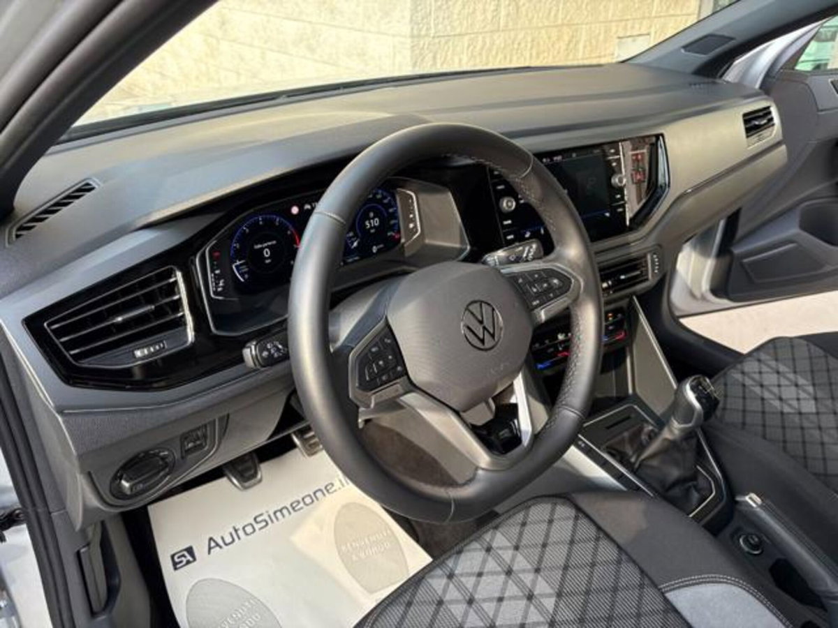 Volkswagen Taigo 1.0 TSI 110 CV R-Line (14)