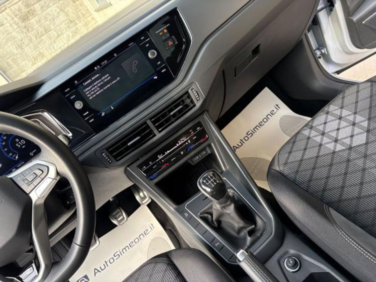 Volkswagen Taigo 1.0 TSI 110 CV R-Line (20)