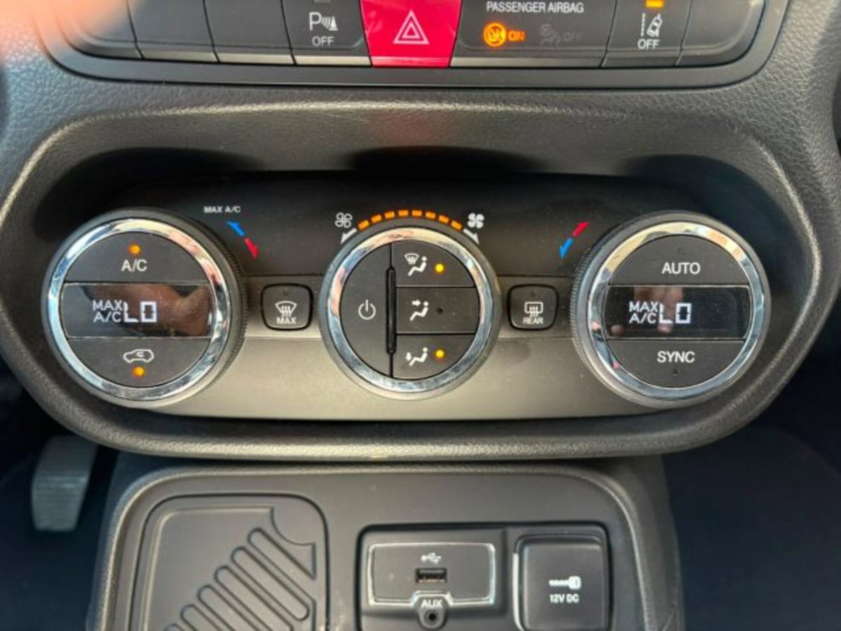 Jeep Renegade 1.6 Mjt 120 CV Limited (13)