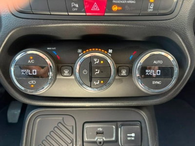 Jeep Renegade 1.6 Mjt 120 CV Limited (13)