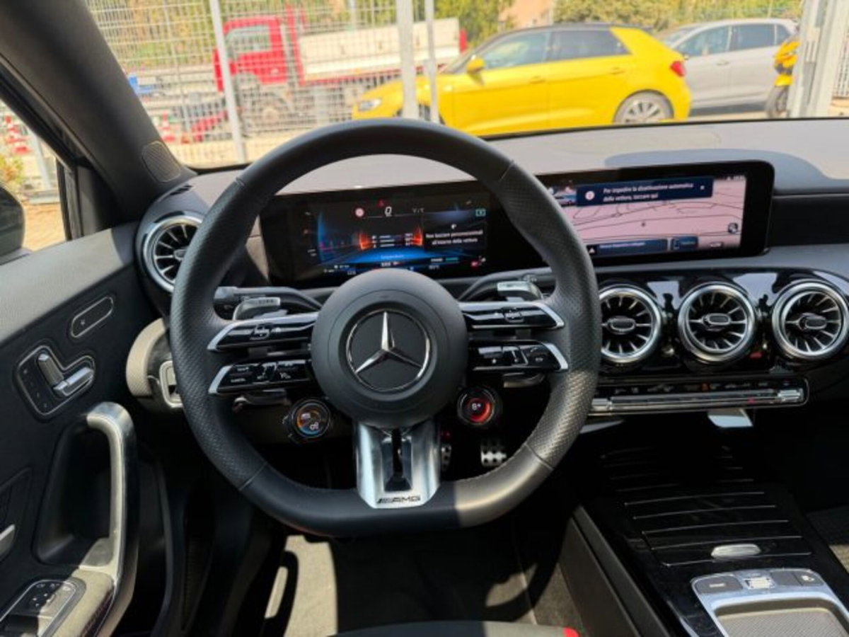 Mercedes-Benz Classe A AMG 35 AMG Line Premium Plus 4matic auto (13)