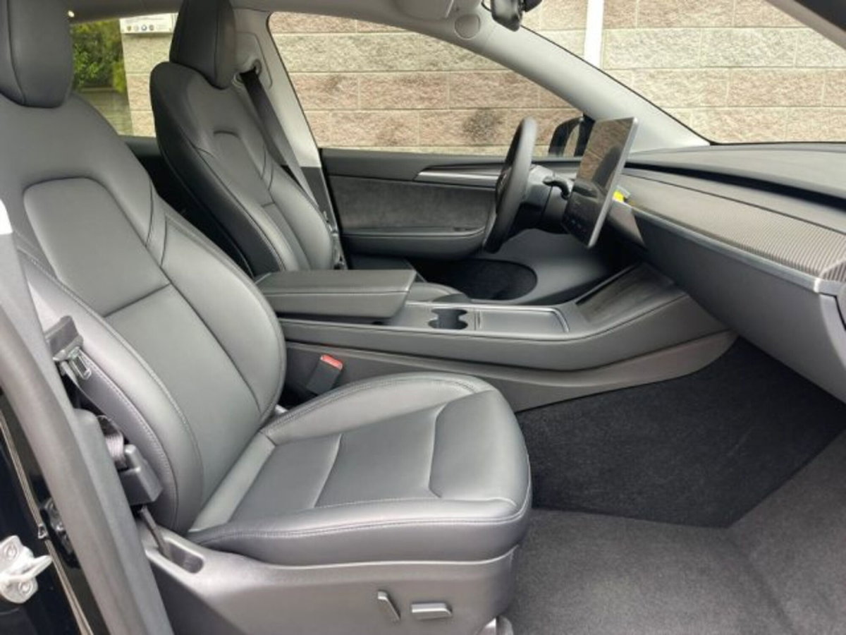 Tesla Model Y Performance Dual Motor awd (10)