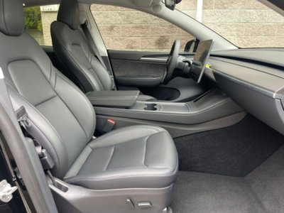 Tesla Model Y Performance Dual Motor awd (10)