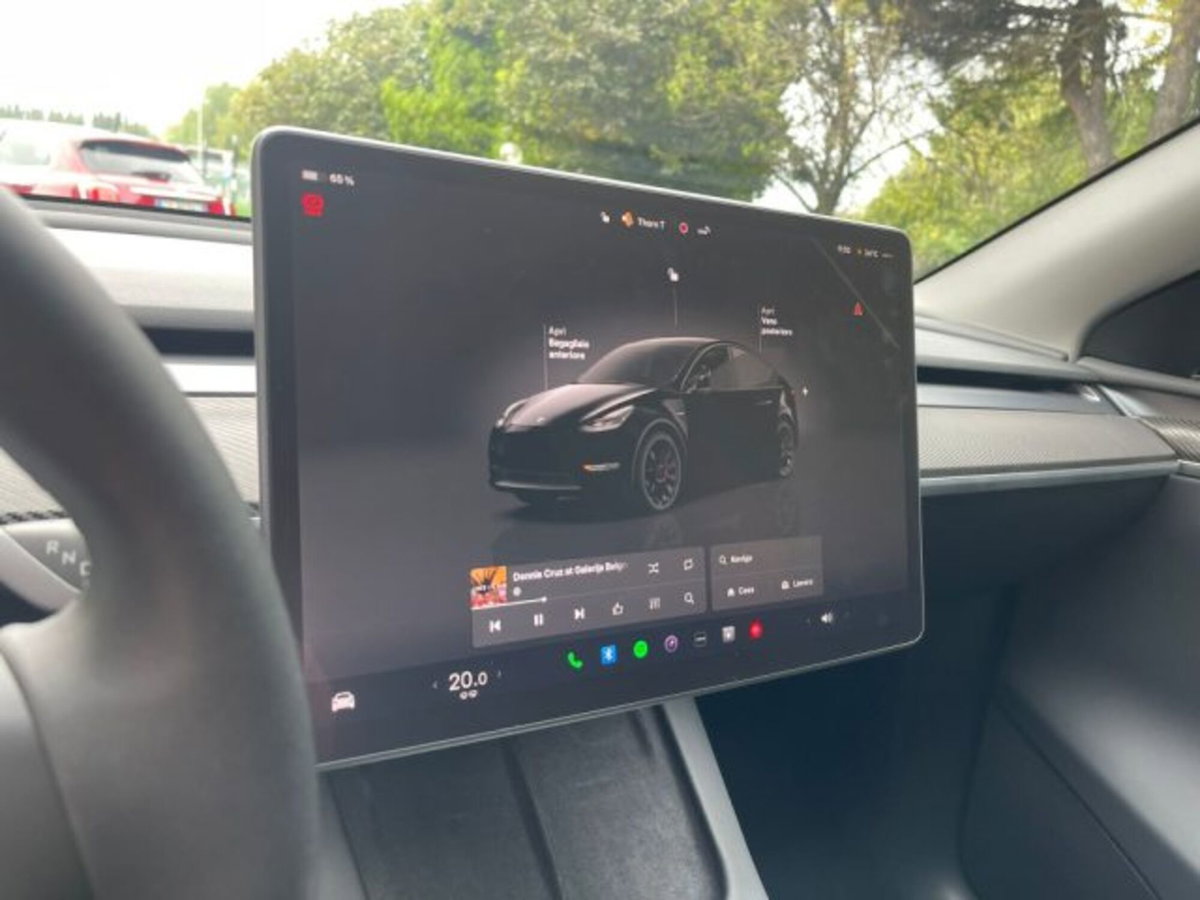 Tesla Model Y Performance Dual Motor awd (11)