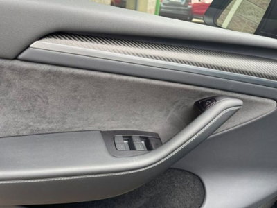 Tesla Model Y Performance Dual Motor awd (19)