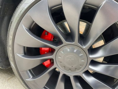 Tesla Model Y Performance Dual Motor awd (5)