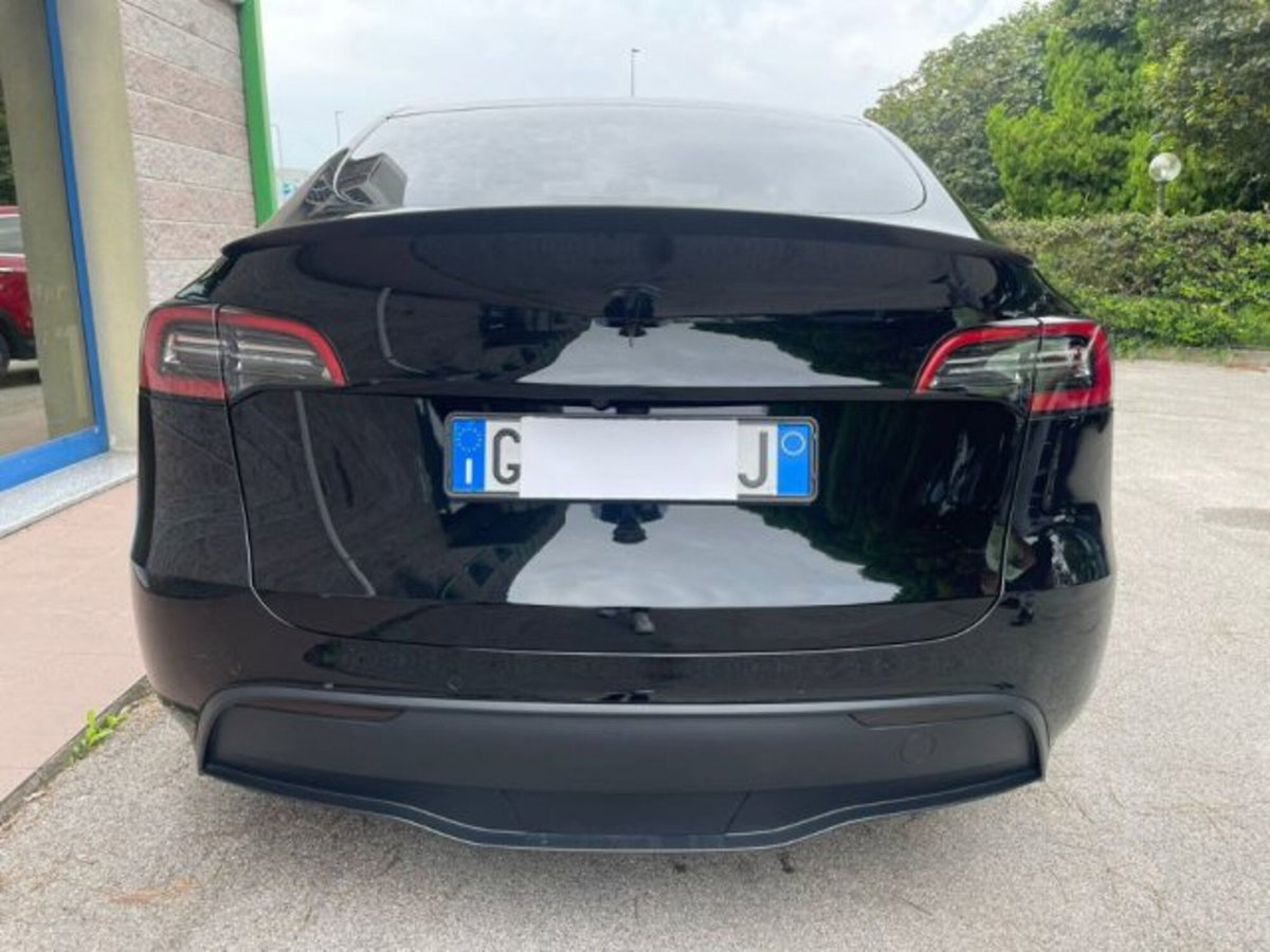 Tesla Model Y Performance Dual Motor awd (6)