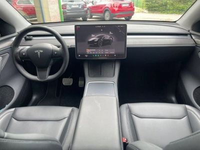 Tesla Model Y Performance Dual Motor awd (7)