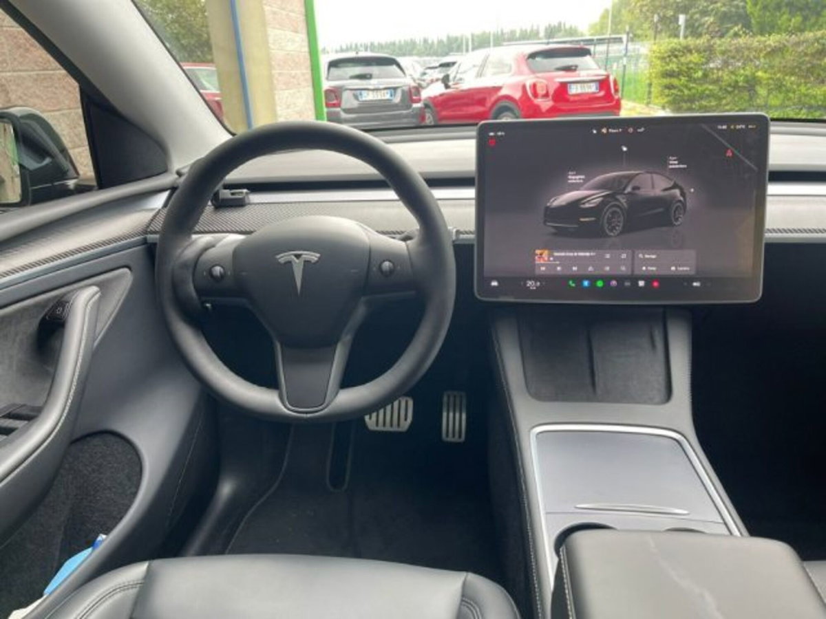 Tesla Model Y Performance Dual Motor awd (8)