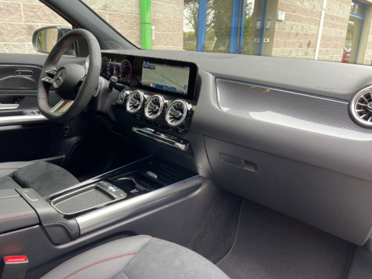 Mercedes-Benz GLA SUV 180 d Automatic Premium (12)