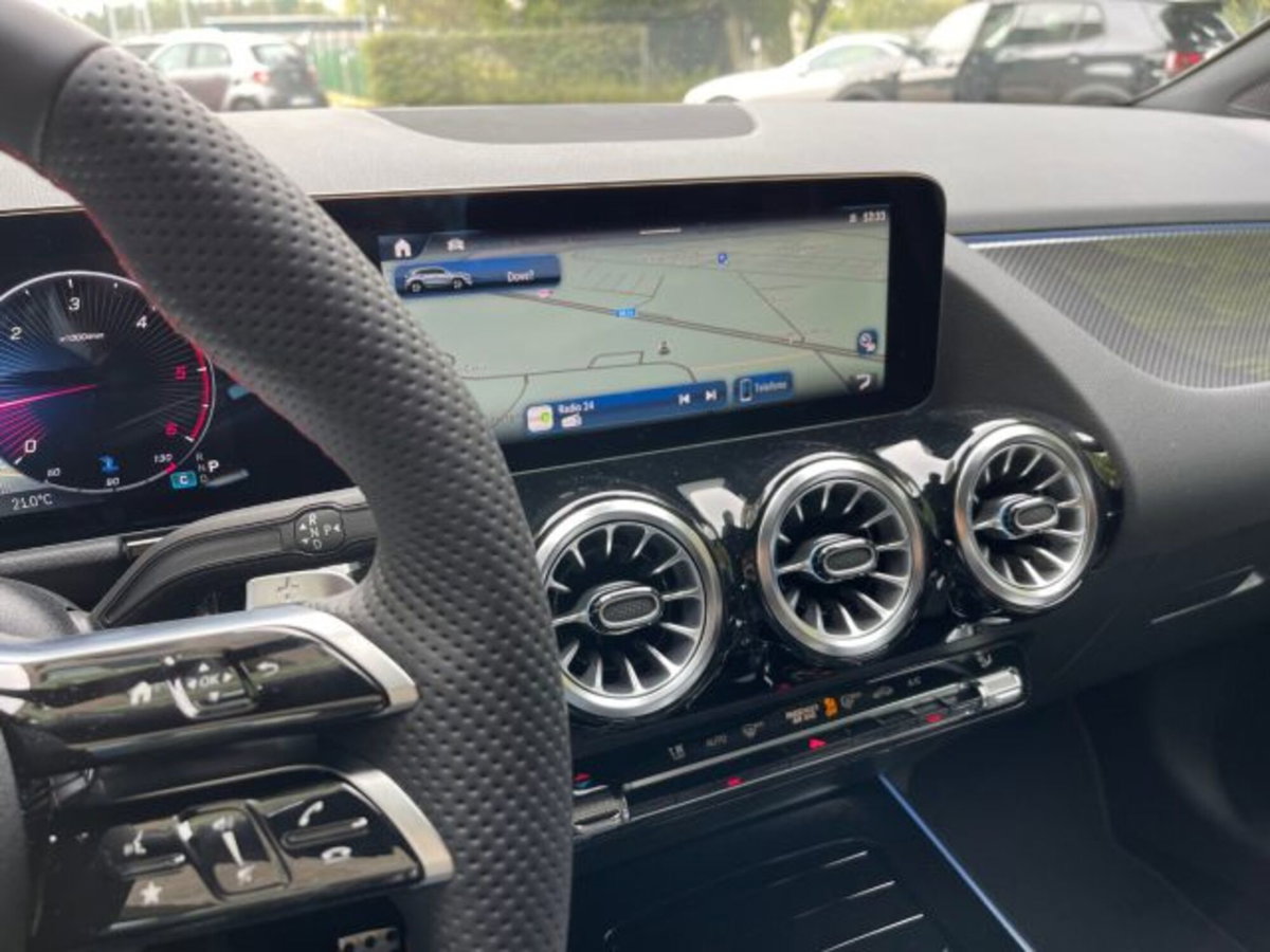 Mercedes-Benz GLA SUV 180 d Automatic Premium (17)