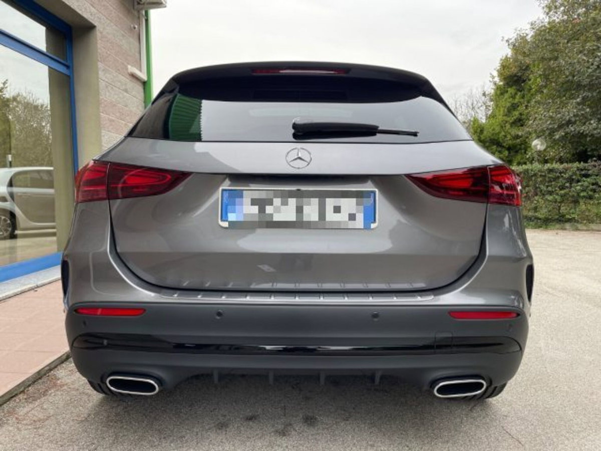 Mercedes-Benz GLA SUV 180 d Automatic Premium (4)