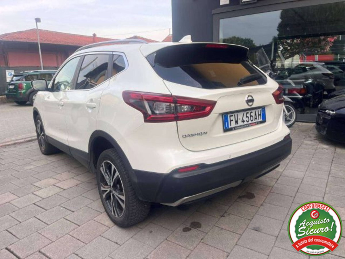 Nissan Qashqai 1.7 dCi 150 CV 4WD Tekna (2)