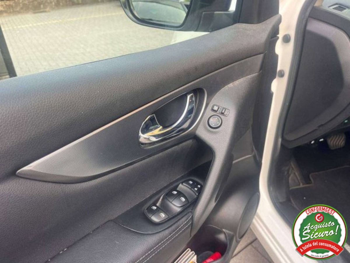 Nissan Qashqai 1.7 dCi 150 CV 4WD Tekna (9)