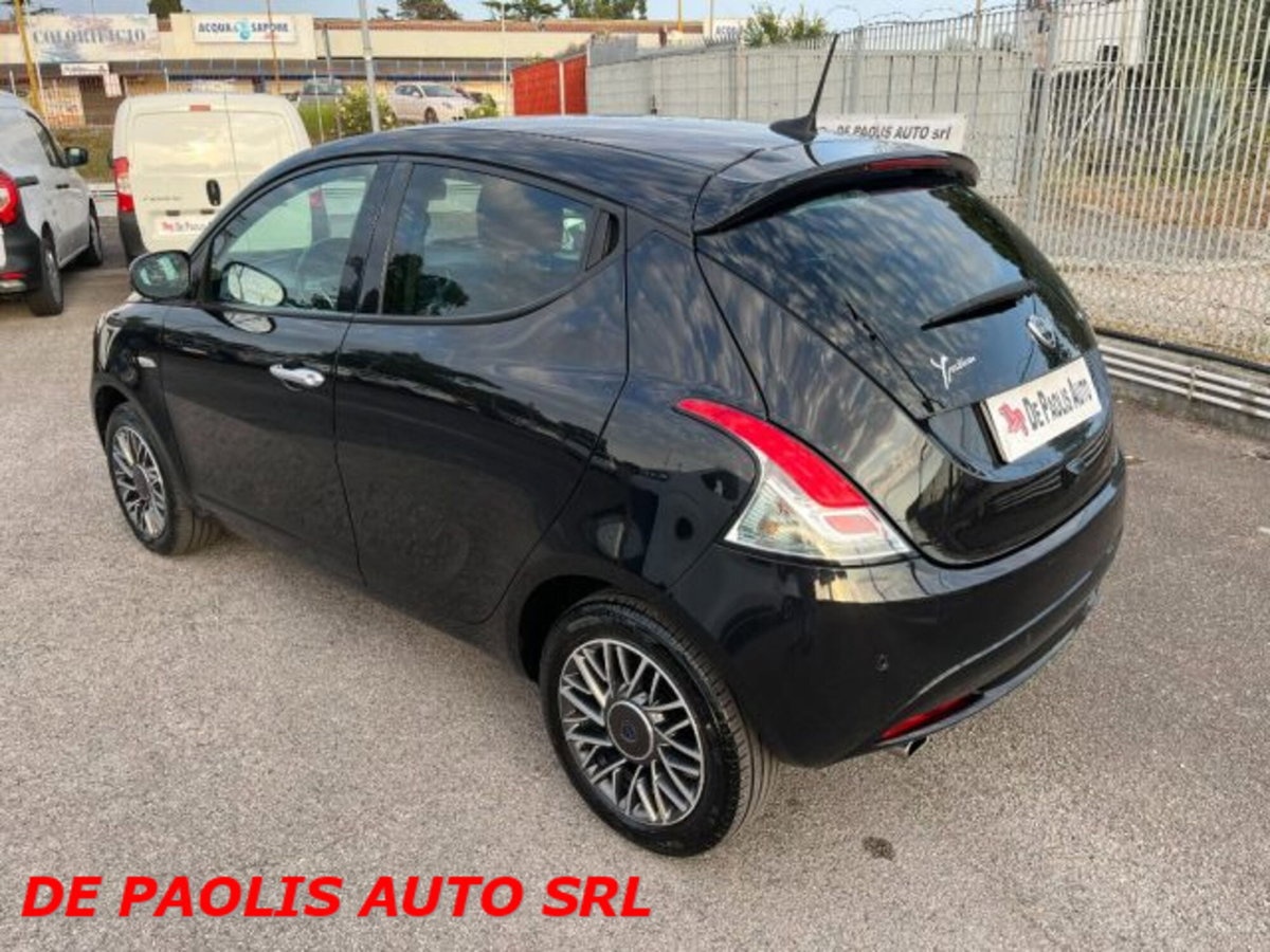 Lancia Ypsilon 1.0 FireFly 5 porte S&S Hybrid Gold Plus (4)