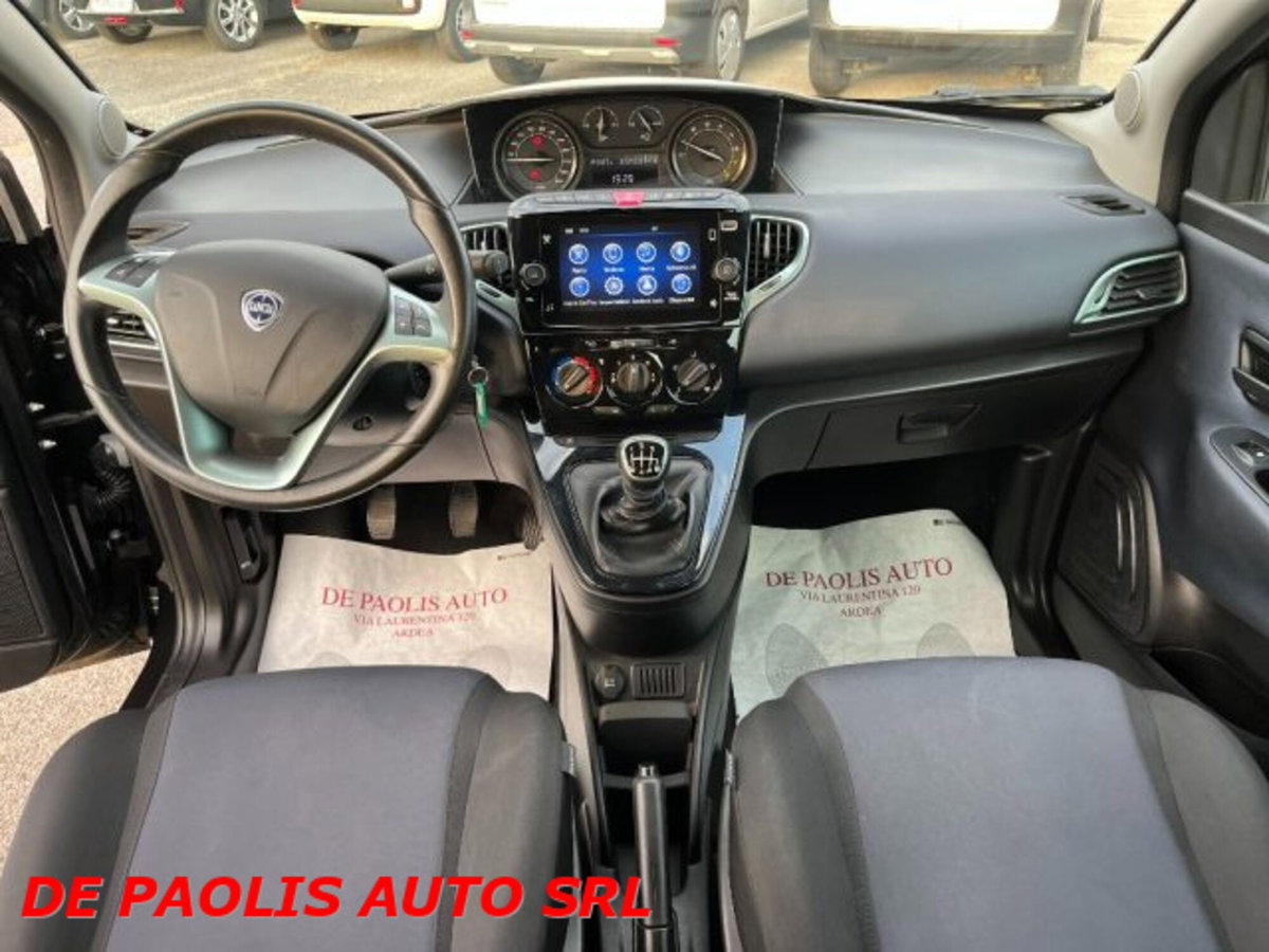 Lancia Ypsilon 1.0 FireFly 5 porte S&S Hybrid Gold Plus (8)