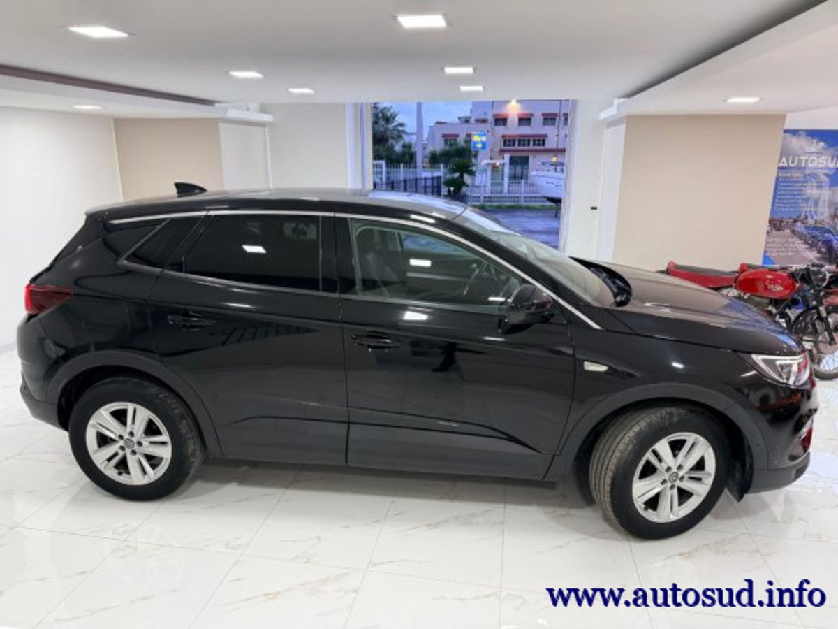 Opel Grandland X 1.5 diesel Ecotec Start&Stop Business (8)