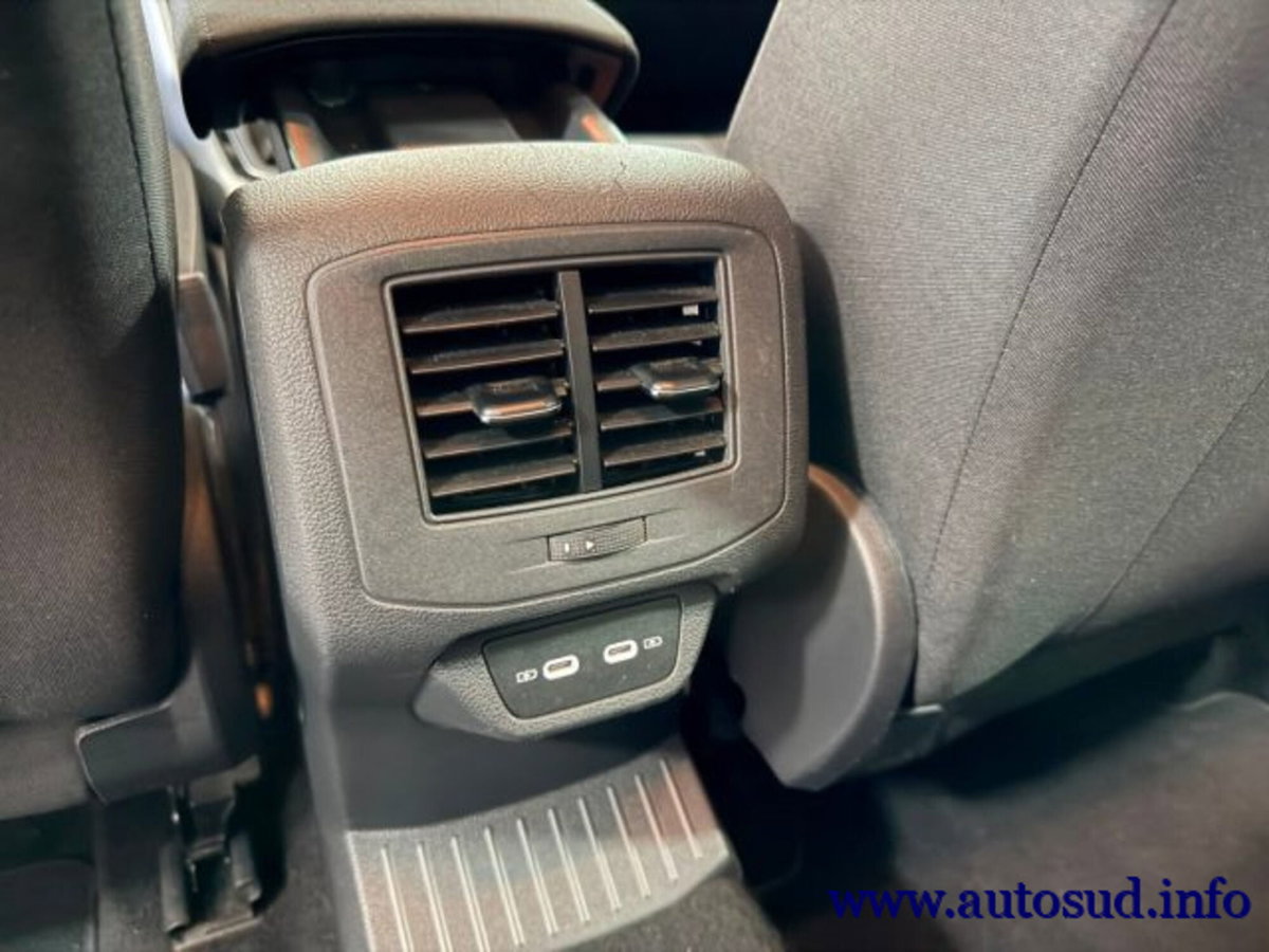Volkswagen T-Roc 2.0 tdi Life 115cv (17)