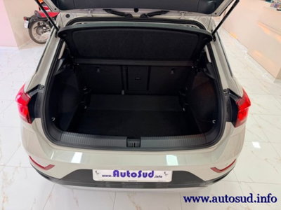 Volkswagen T-Roc 2.0 tdi Life 115cv (18)