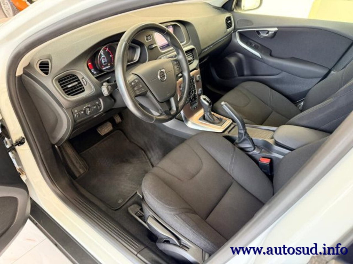 Volvo V40 Cross Country D2 Geartronic (11)