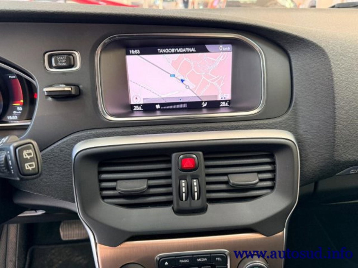 Volvo V40 Cross Country D2 Geartronic (13)