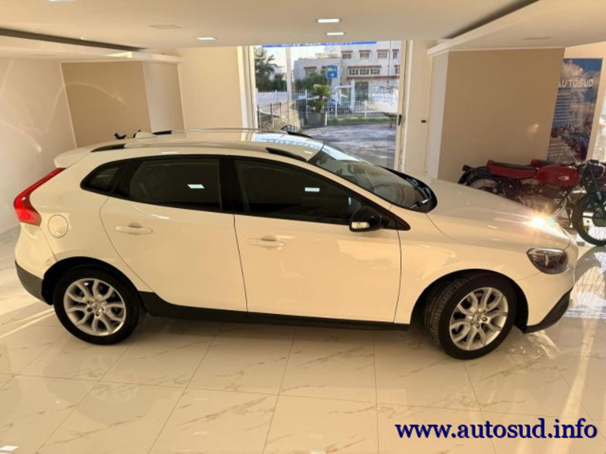Volvo V40 Cross Country D2 Geartronic (4)