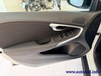 Volvo V40 Cross Country D2 Geartronic (9)