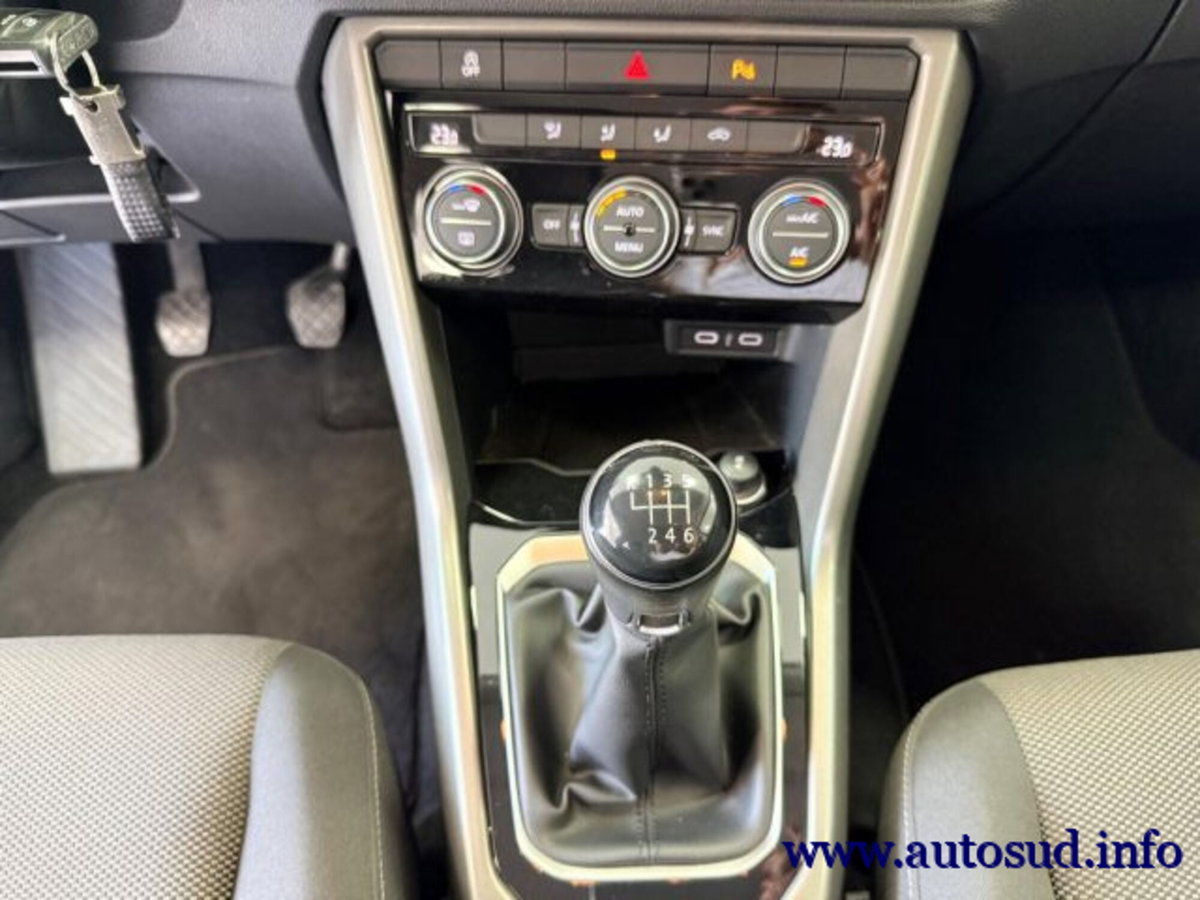 Volkswagen T-Roc 2.0 tdi Life 115cv (14)