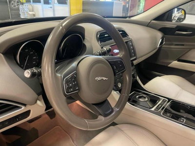 Jaguar XE 2.0 D 180 CV aut. Pure (8)