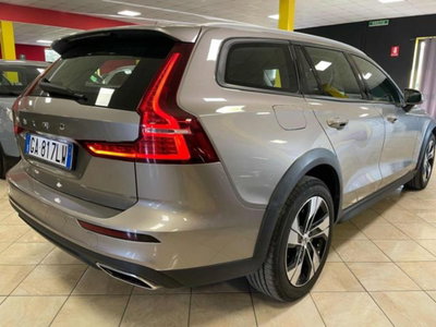 Volvo V60 Cross Country D4 AWD Geartronic Pro (4)