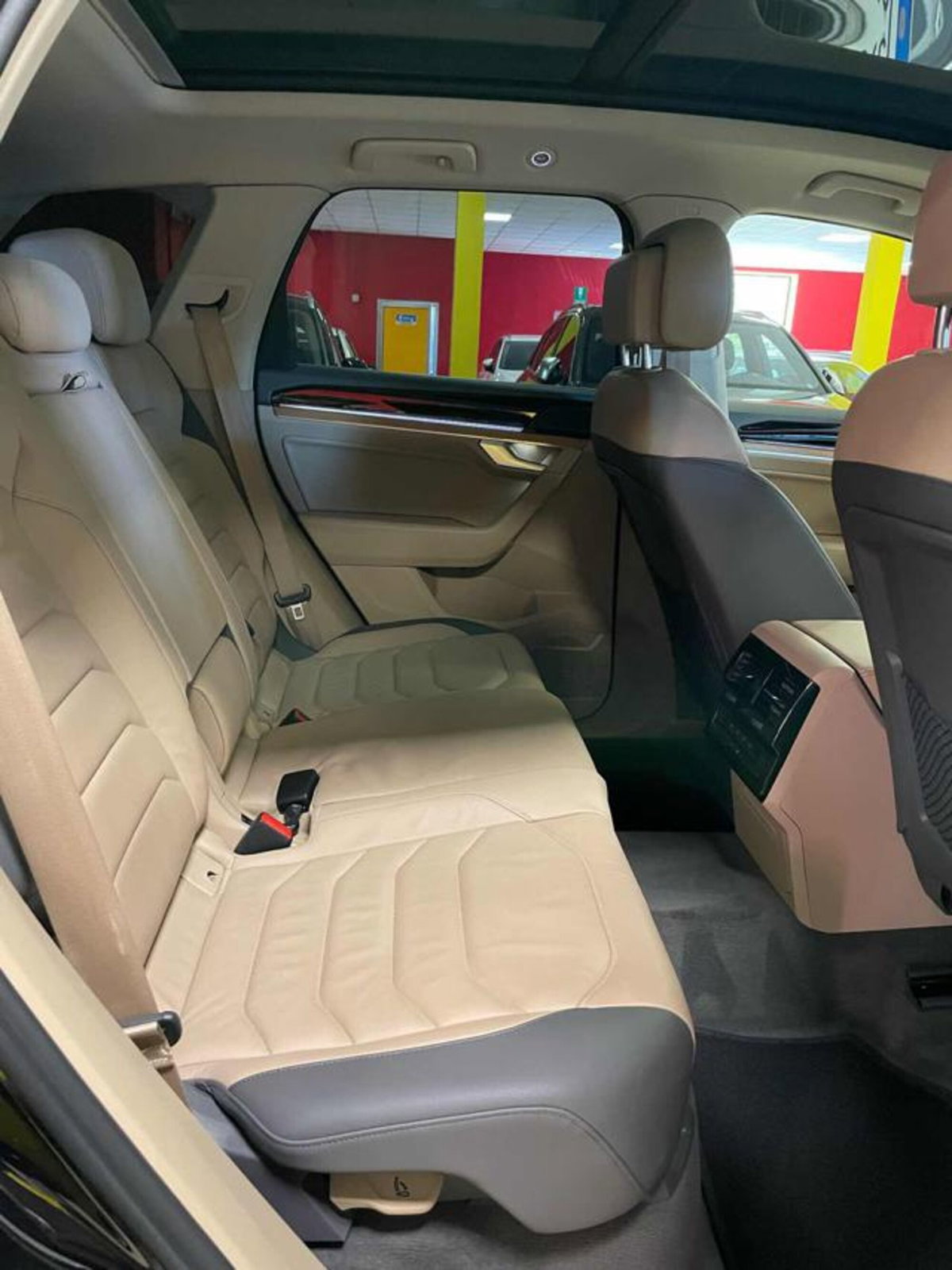Volkswagen Touareg 3.0 V6 TDI 286 CV SCR (9)