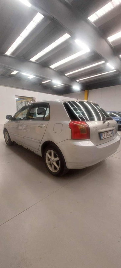 Toyota Corolla 1.6 16V 5 porte (6)
